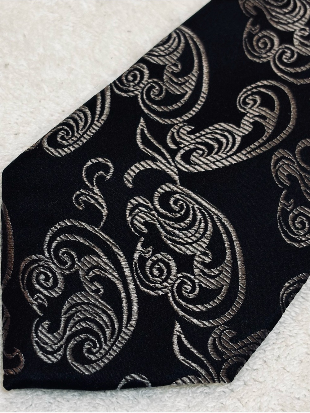 Brand New Stylish Tie By Paul Malone / Palm Beach